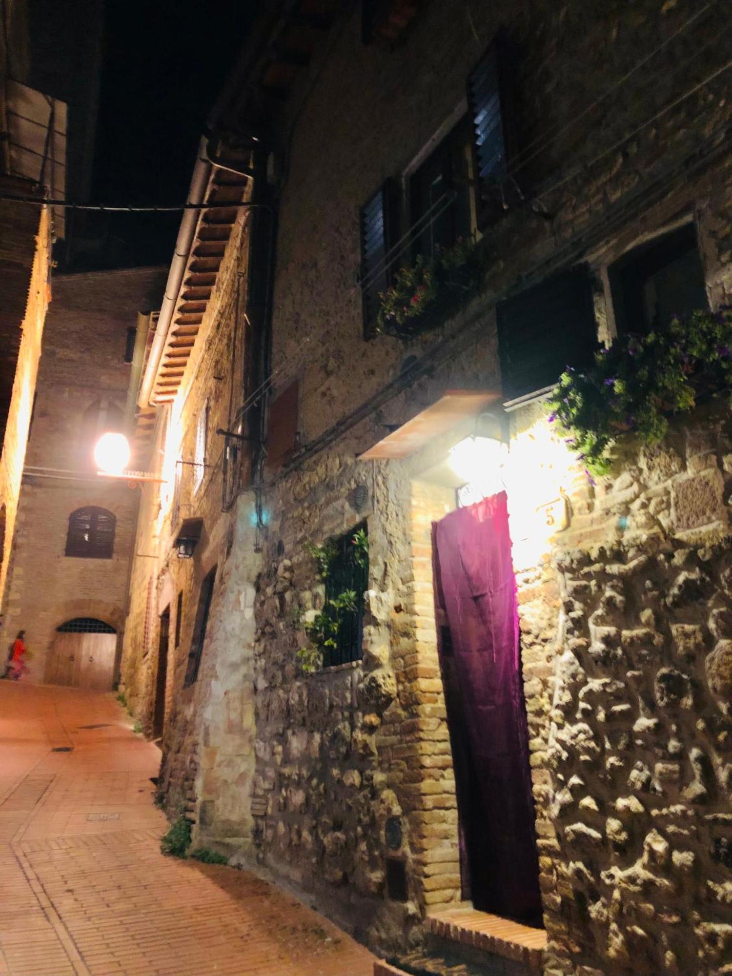 Casa Nel Centro Storico Apartment Сан Джиминяно Екстериор снимка